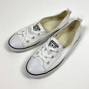 White Chuck Taylor All Star Converse slip-on sneakers (sz 9 US women’s)